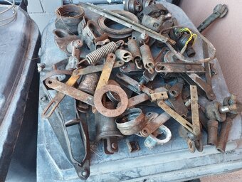 Tatra 603 různé dily - 4