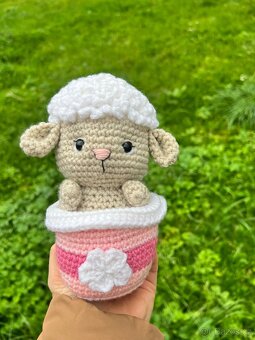 Háčkovaná hračka - velikonoční ovečka - 4