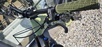 Canyon Spectral 27.5 CF8 (M121) - 4