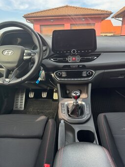 Osobní automobil HYUNDAI i30 - 4