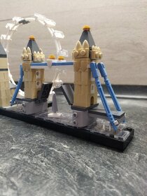 LEGO 21034 - 4