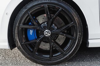 Volkswagen Golf 8R 2.0 TSI 4MOTION DPH - 4