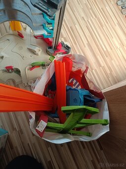 Hot wheels - 4