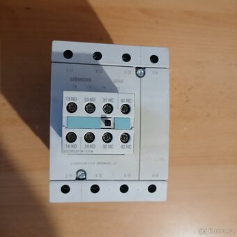 Stykač Siemens 3RT1346-1A + pomocný modul 3RH1921-1FA22 - 4