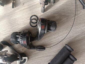 SRAM  9.0 řazení, přehazka, páky, - 4