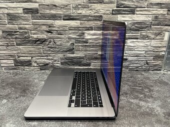 MacBook Pro 16" 2019 i7 / 16GB / 500GB / Pro 5300M - 4