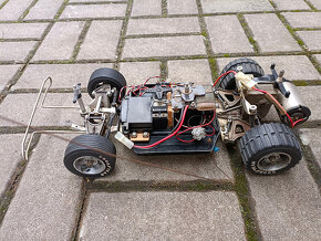 Starší různé rc auta buggy formule fabrické dělané spalovák - 4