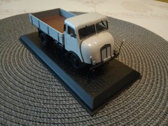 prodej modelů aut 1:43    ATLAS - 4