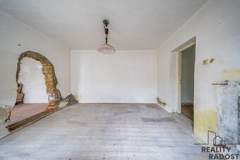 Rodinný dům se zahradou v centru Žeravic - 4