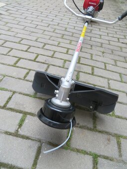Nový benzínový křovinořez Honda UMK 450 U - 4