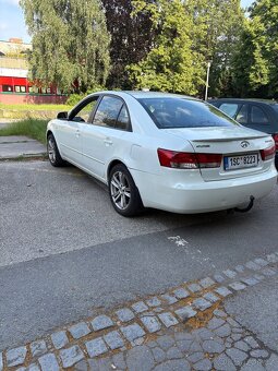 Hyundai Sonata - 4