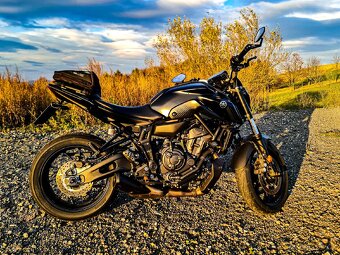 Yamaha MT-07 Tech Black - 4