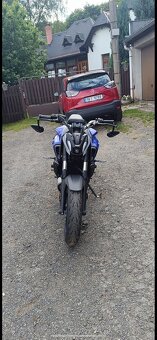 Yamaha MT07 - 4