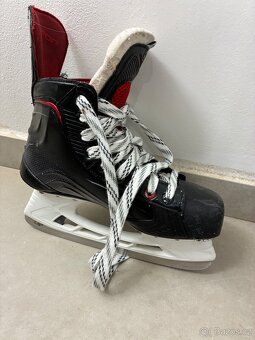 Prodám Juniorské brusle Bauer Vapor X800 S17 Junior velikost - 4