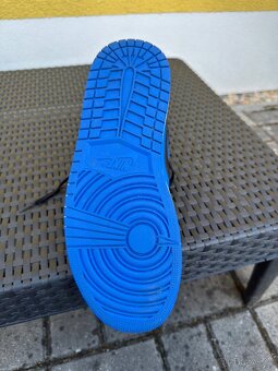 Nike Air Jordan 1 MID - 4