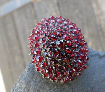 Starožitná brož s českými granáty, otevírací na fotky - 4