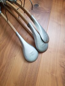 Sada klasických dřevěných ramínek - 4