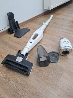 aku tyčový vysavač BRAVO - 4