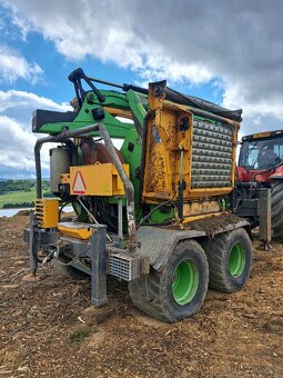 Traktor Case a štěpkovač - 4