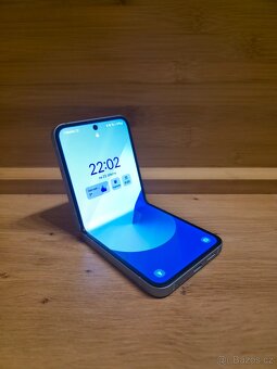 Samsung Galaxy Z Flip6 256GB - 4