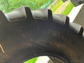 Pneu 680/65 R32 - 4