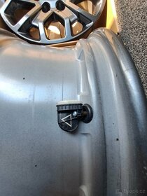 Originál - zánovní Alu Ford Ranger + vw amarok 6x139,7 - 4