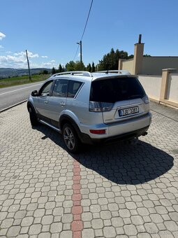 Mitsubishi Outlander 2.2 / 2010 / 115kW - 4
