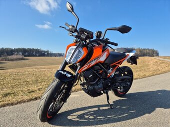 KTM DUKE 125 - 4