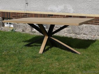 Dubový jídelní stůl - Ovada 250 cm – masivní a moderní - 4