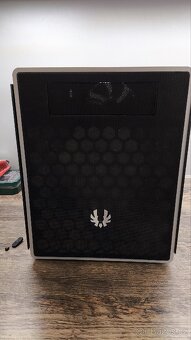 BitFenix Prodigy case PC - 4