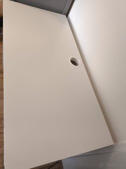 Dětský pracovní stůl IKEA Micke - 4