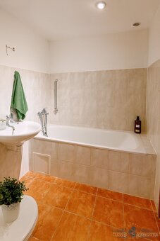 Prodej bytu 3+kk, Choltice, ev.č. 00235-2 - 4