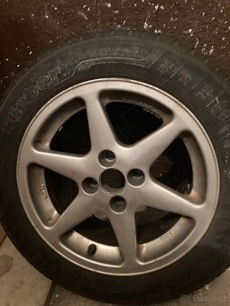 Pneumatiky od auta - 4