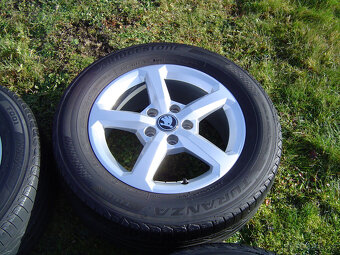 4XLETNÍ HLINÍKOVÁ KOLA ŠKODA KAROQ, SUPERB 215/60 R16.TOP - 4