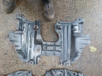 Kryty pod motor Toyota hilux - 4