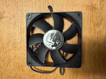 Prodám starší PC komponenty - 4