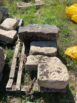 Prodám pískovec - schody, bloky, kvádry, dlaždice, šlapáky - 4