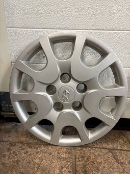 Poklice Hyundai R15 - 4