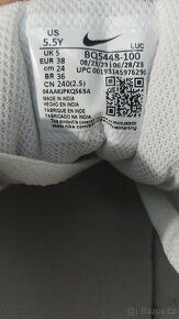 Nové tenisky Nike low bílé vel. 38 - 4