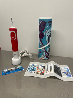 Nový Oral-B Vitality D100 dětský elektrický zubní kartáček S - 4