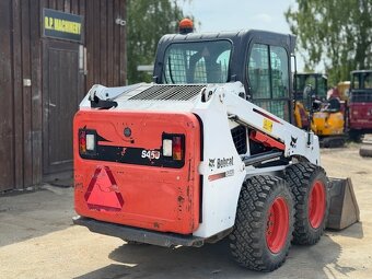 Smykový nakladač Bobcat S450 - 4