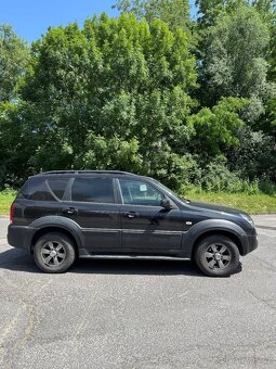 Prodám Ssangyong Rexton 3.2 v6 162kw r.v 2006 - 4