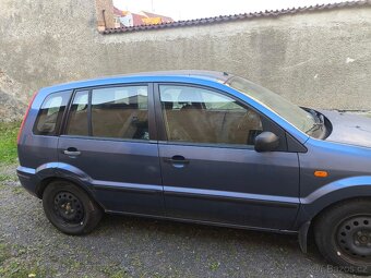 Ford Fusion - 4
