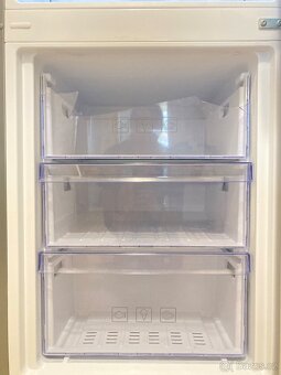 Kombinovaná lednice Beko - 4