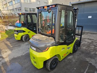 Manipulační vozík VZV CLARK 2.5t Li-ion pro venkovní použití - 4