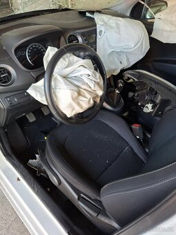 Rozpredám Hyundai i10 1.2 64kw G4LA 2017 - 4