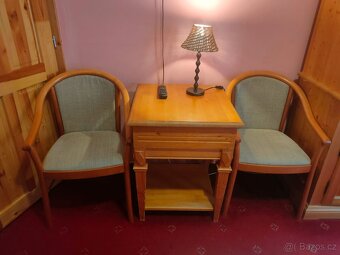 Hotelový nábytek skříně postele stolky - 4