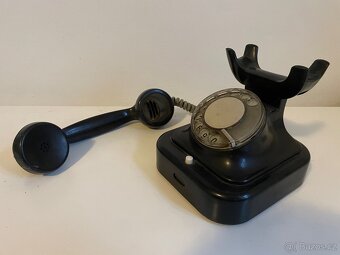 Starý bakelitový telefon - 4