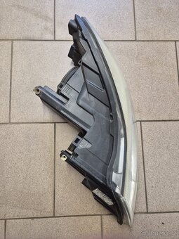 Přední světlo Octavia 2 po faceliftu - 4