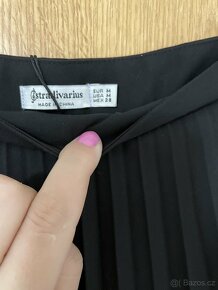 Sukně s plisovaným lemem Stradivarius - 4